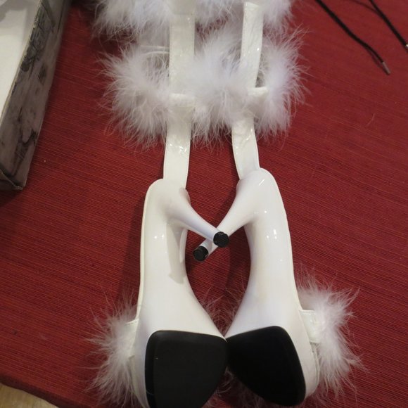 LAST CHANCE  NIB CUSTOM MADE White Double High Riding Ankle Cuff "Fufu" Heels - Picture 15 of 15